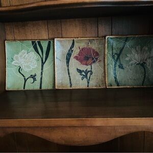 Ceramic floral plates